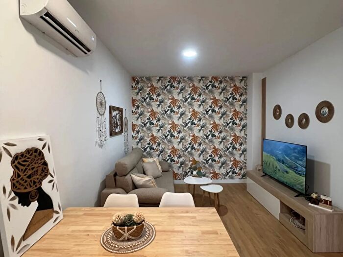 Casas en venta y pisos alquiler - 1