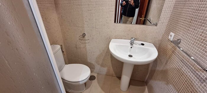 Casas en venta y pisos alquiler - 3