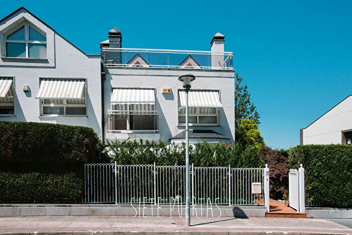 Casas en venta y pisos alquiler - 3