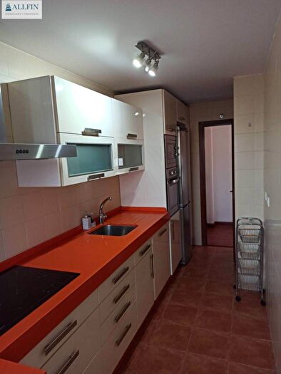 Casas en venta y pisos alquiler - 3