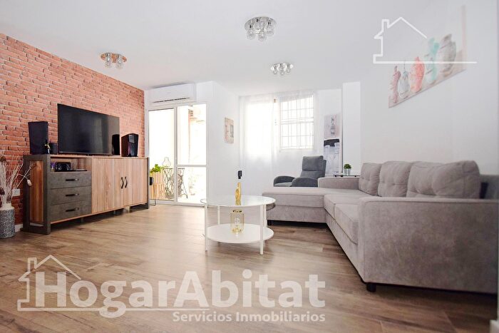 Casa en venta en Moncada, Valencia de 4 habitaciones