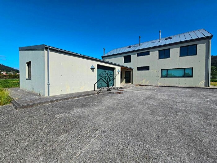 Casa en venta en Neda, A Coruña de 5 habitaciones