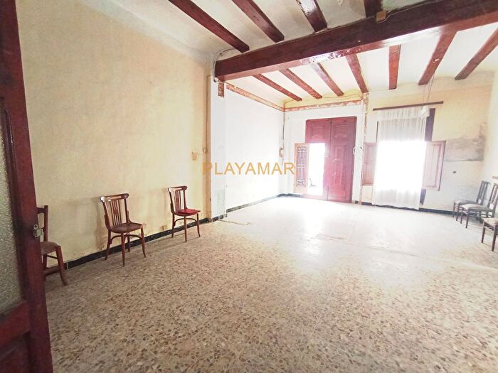 Casas en venta y pisos alquiler - 3