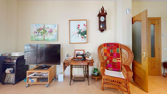 Casas en venta y pisos alquiler - 2