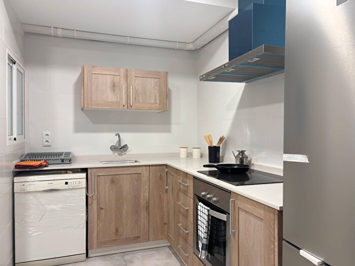 Casas en venta y pisos alquiler - 3