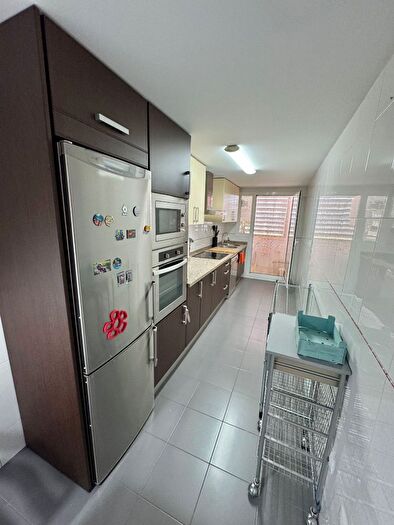 Casas en venta y pisos alquiler - 3