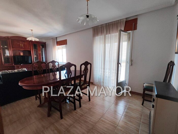 Casas en venta y pisos alquiler - 1