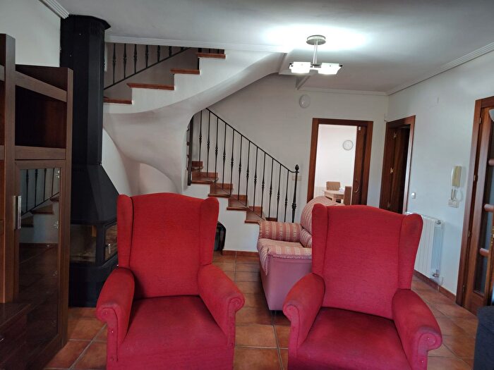 Casas en venta y pisos alquiler - 2