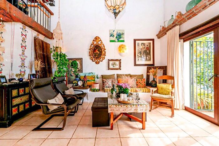 Casas en venta y pisos alquiler - 3