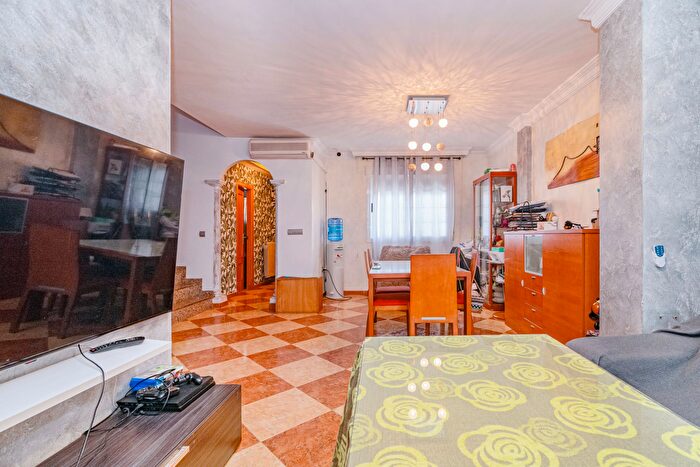 Casas en venta y pisos alquiler - 2
