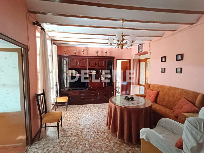 Casas en venta y pisos alquiler - 1