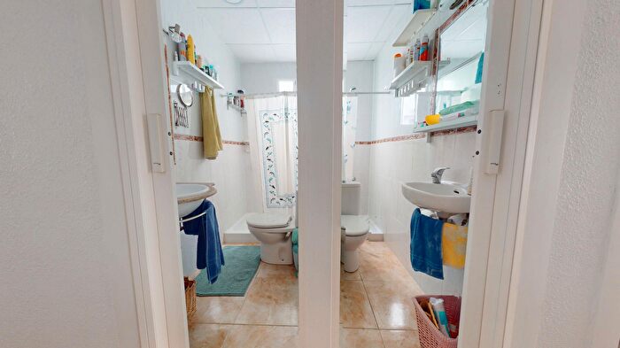 Casas en venta y pisos alquiler - 2