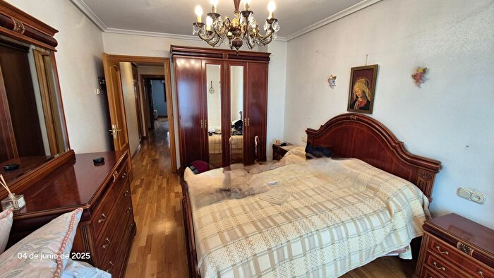 Casas en venta y pisos alquiler - 2