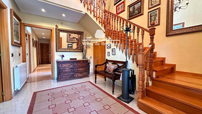 Casas en venta y pisos alquiler - 3