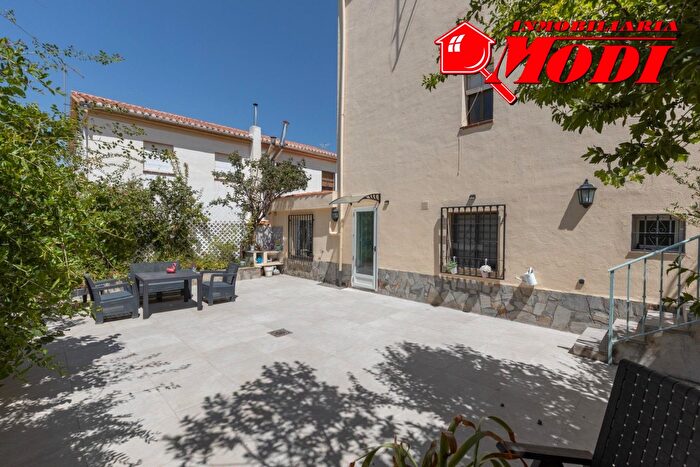 Casas en venta y pisos alquiler - 3
