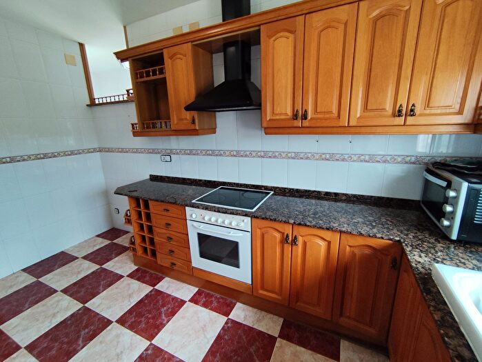 Casas en venta y pisos alquiler - 3