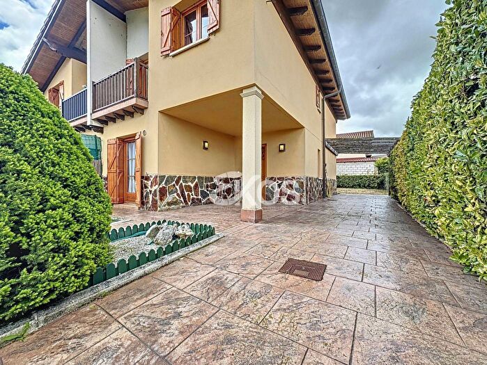 Casas en venta y pisos alquiler - 1