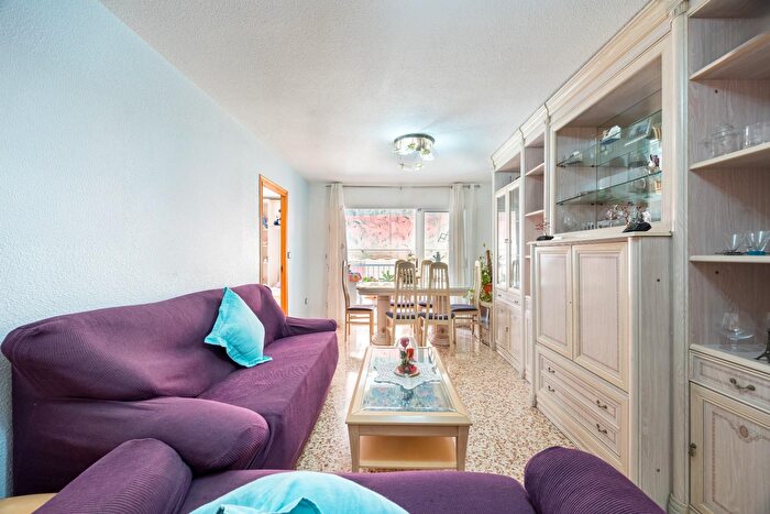 Casas en venta y pisos alquiler - 1