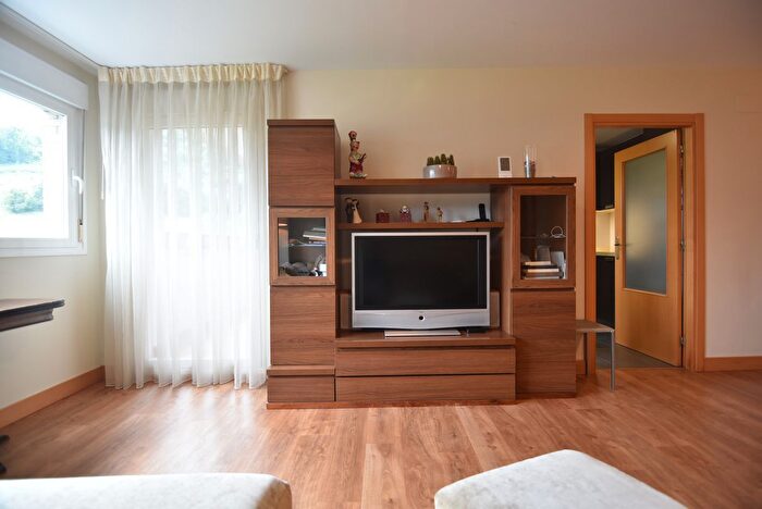 Casas en venta y pisos alquiler - 3