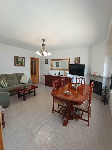 Casa en venta en Villar de Rena, Badajoz de 5 habitaciones