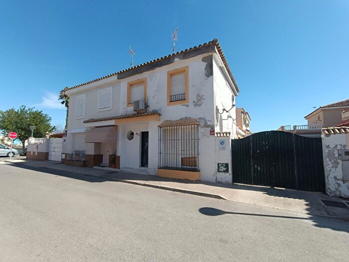 Casa en venta en Caballero Bonald San José Obrero Guadalcacín, Jerez de la Frontera de 3 habitaciones