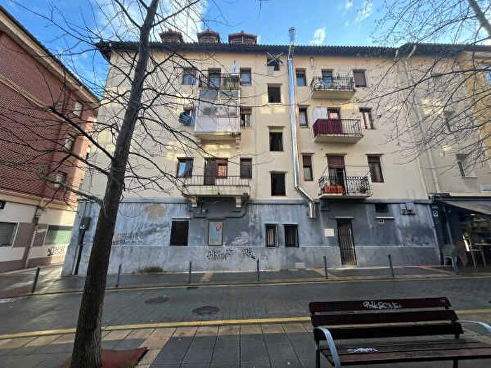 Casas en venta y pisos alquiler - 1