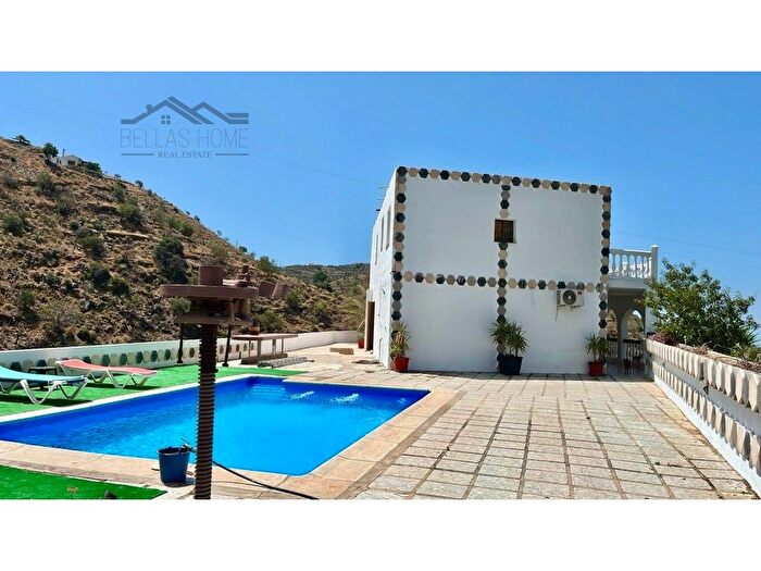Casa en alquiler en Torrecuevas Lomas del Gato, Almuñécar de 4 habitaciones
