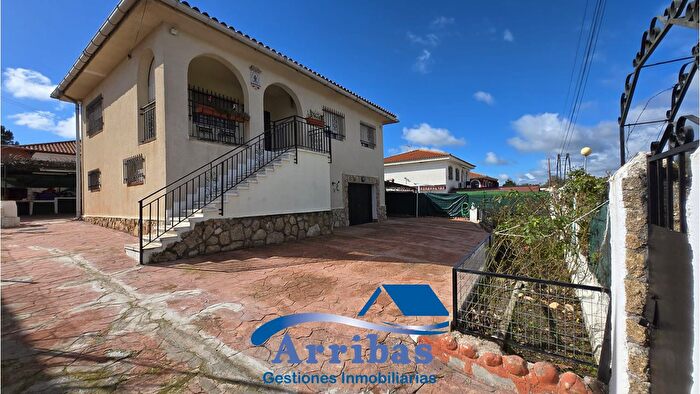 Casas en venta y pisos alquiler - 1