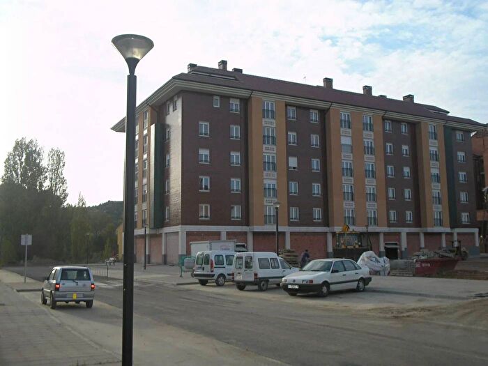 Casas en venta y pisos alquiler - 1