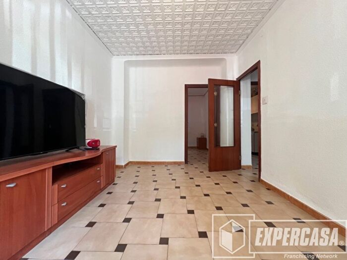 Casas en venta y pisos alquiler - 1