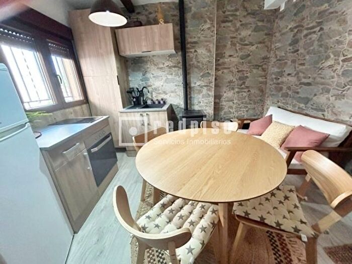 Casas en venta y pisos alquiler - 3
