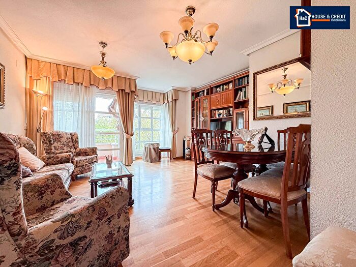 Casas en venta y pisos alquiler - 3