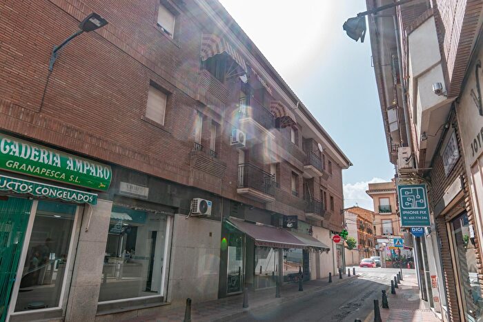 Casas en venta y pisos alquiler - 2