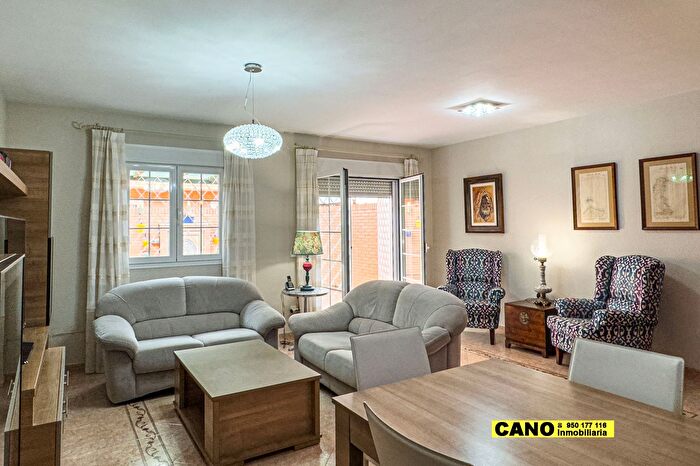 Casas en venta y pisos alquiler - 1
