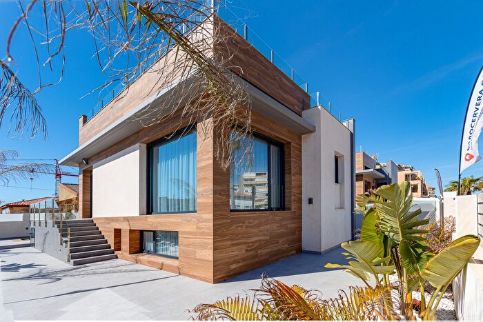 Casa en venta en La Mata, Los Europeos de 4 habitaciones
