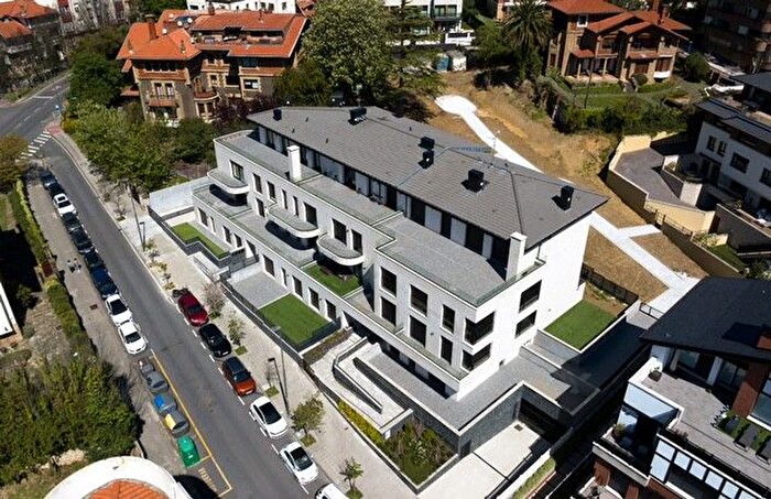 Casas en venta y pisos alquiler - 1