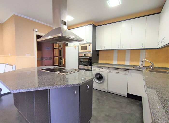 Casas en venta y pisos alquiler - 2