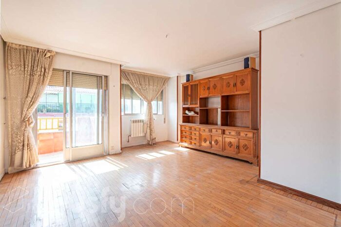 Casas en venta y pisos alquiler - 1