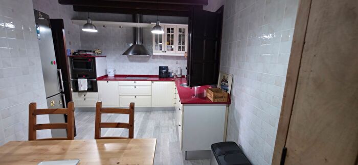 Casas en venta y pisos alquiler - 3
