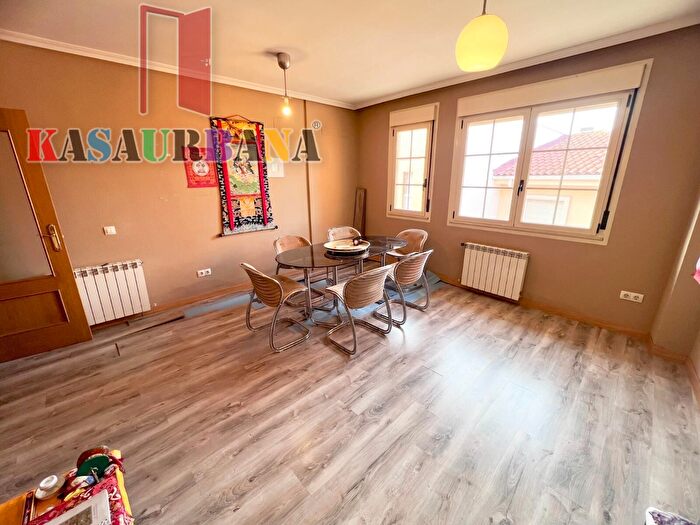 Casas en venta y pisos alquiler - 1