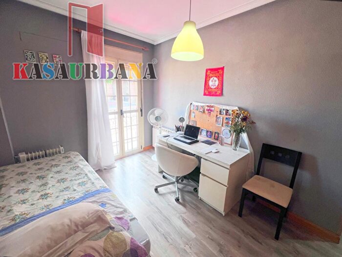 Casas en venta y pisos alquiler - 3