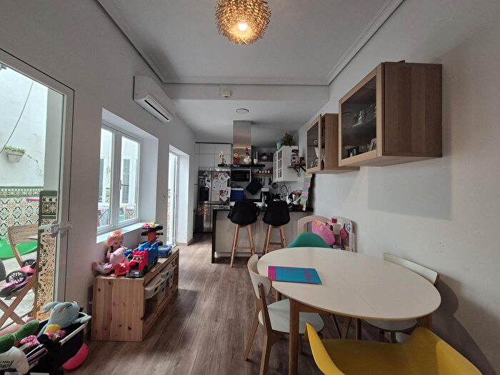Casas en venta y pisos alquiler - 1