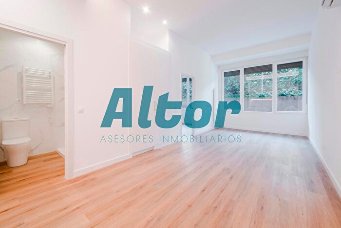 Casas en venta y pisos alquiler - 1