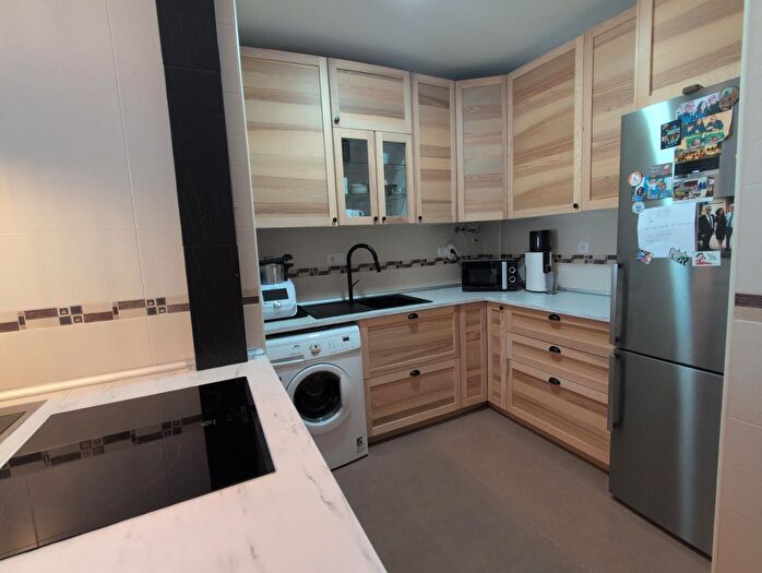 Casas en venta y pisos alquiler - 2