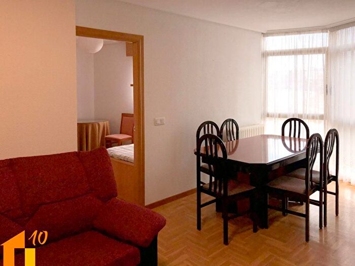 Casas en venta y pisos alquiler - 3