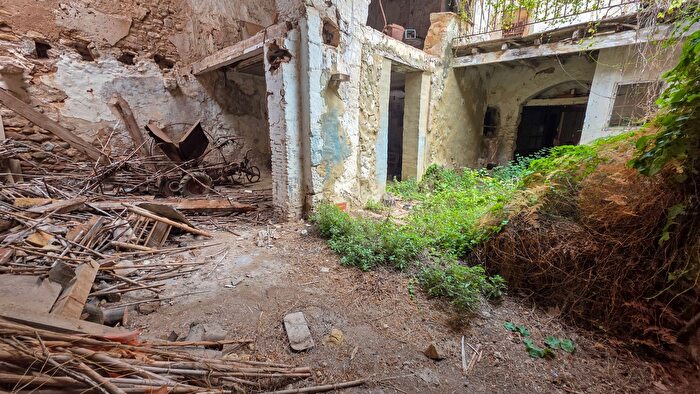 Casas en venta y pisos alquiler - 1
