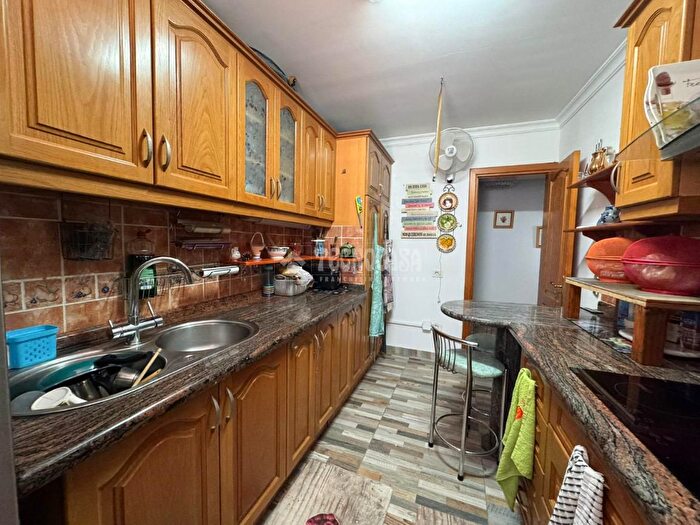 Casas en venta y pisos alquiler - 3