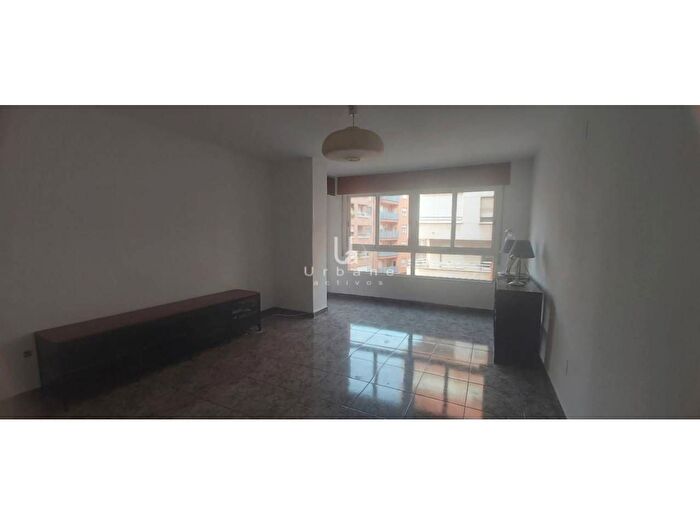 Piso en venta en Sur, Infante Juan Manuel de 4 habitaciones