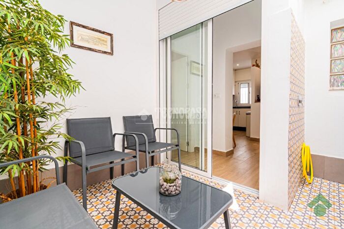 Casas en venta y pisos alquiler - 1