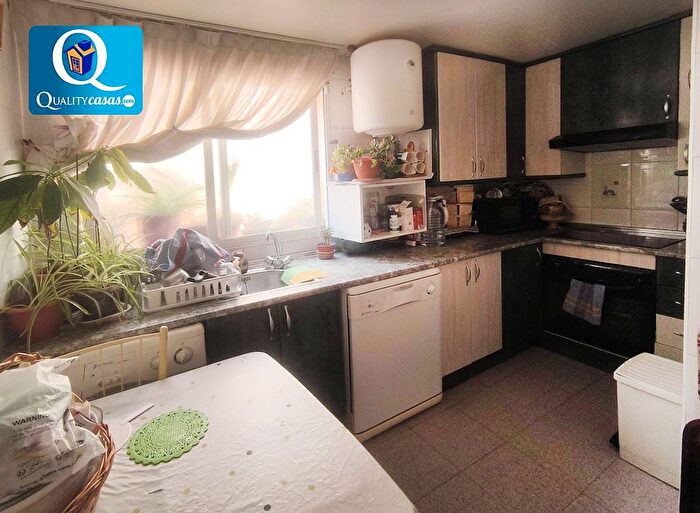 Casas en venta y pisos alquiler - 3
